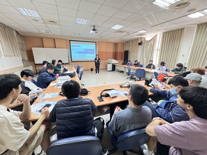 1140326校外實習友達光電、欣銓科技廠商說明會圖片